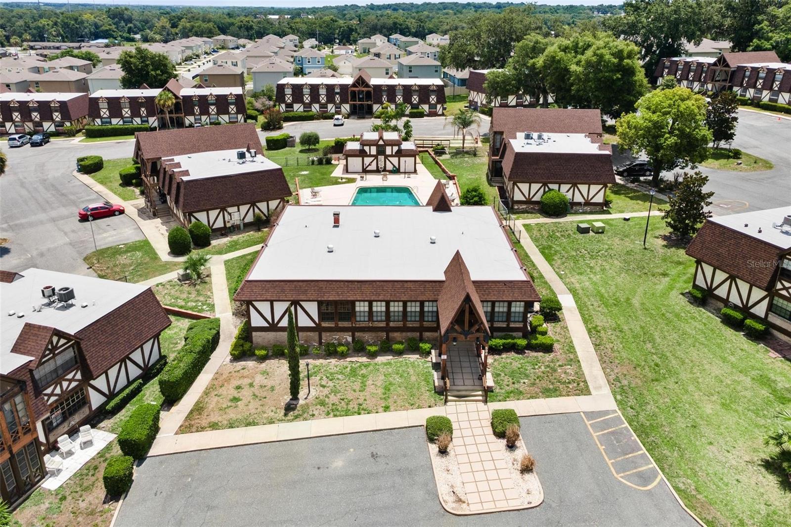 CLUBHOUSE