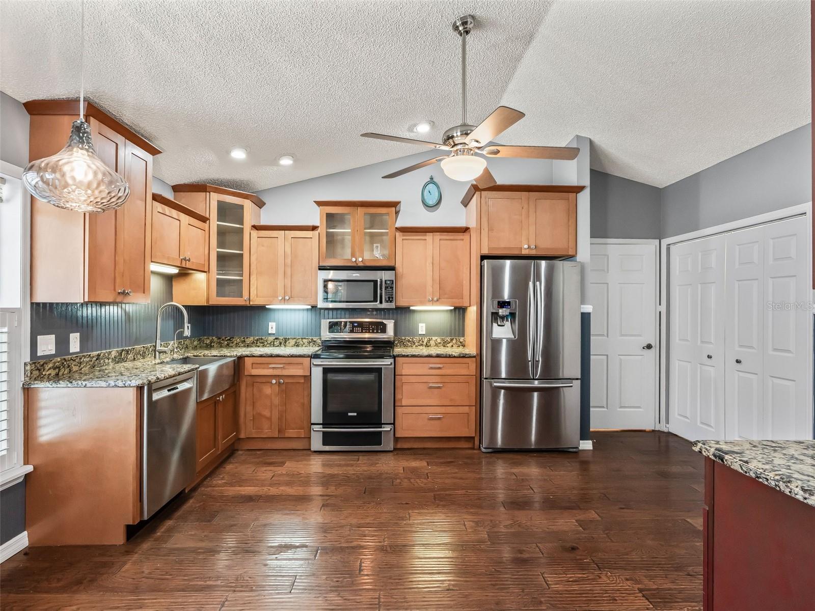 Kitchen w/Maple Wood Cabinets