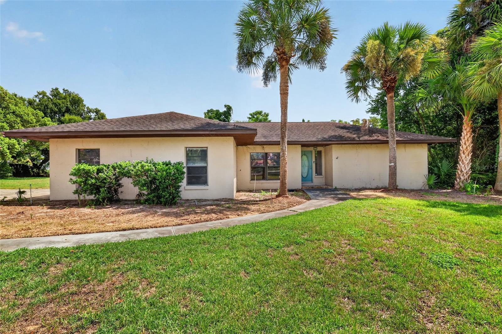 2085 SUSSEX DRIVE, Mount Dora, FL 32757 2085 SUSSEX DRIVE, Mount Dora, FL 32757
