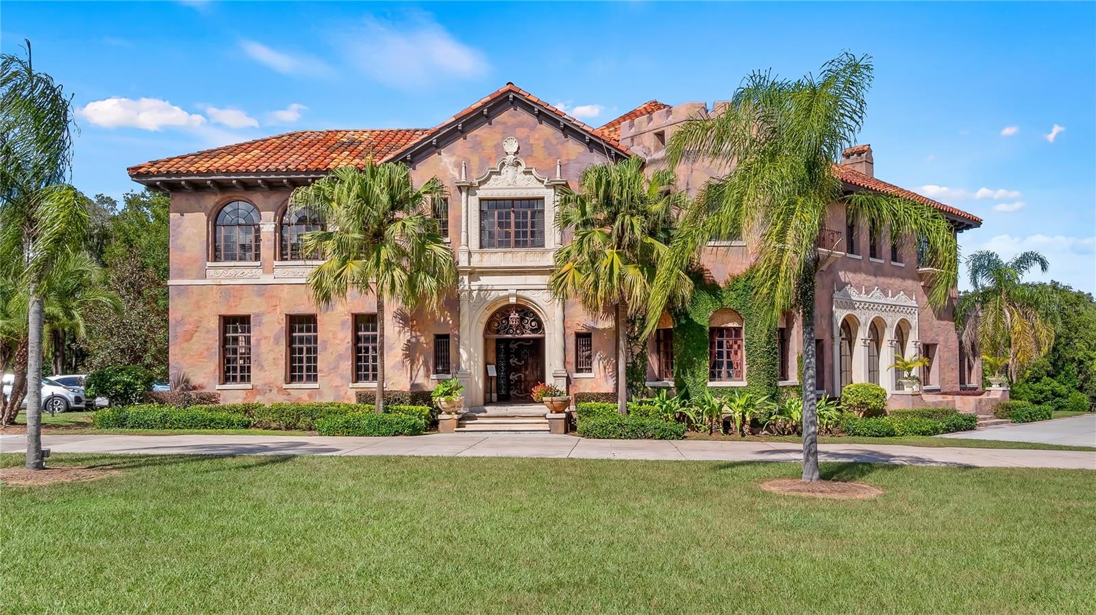 127 E LAUREL AVENUE, Howey In The Hills, FL 34737
