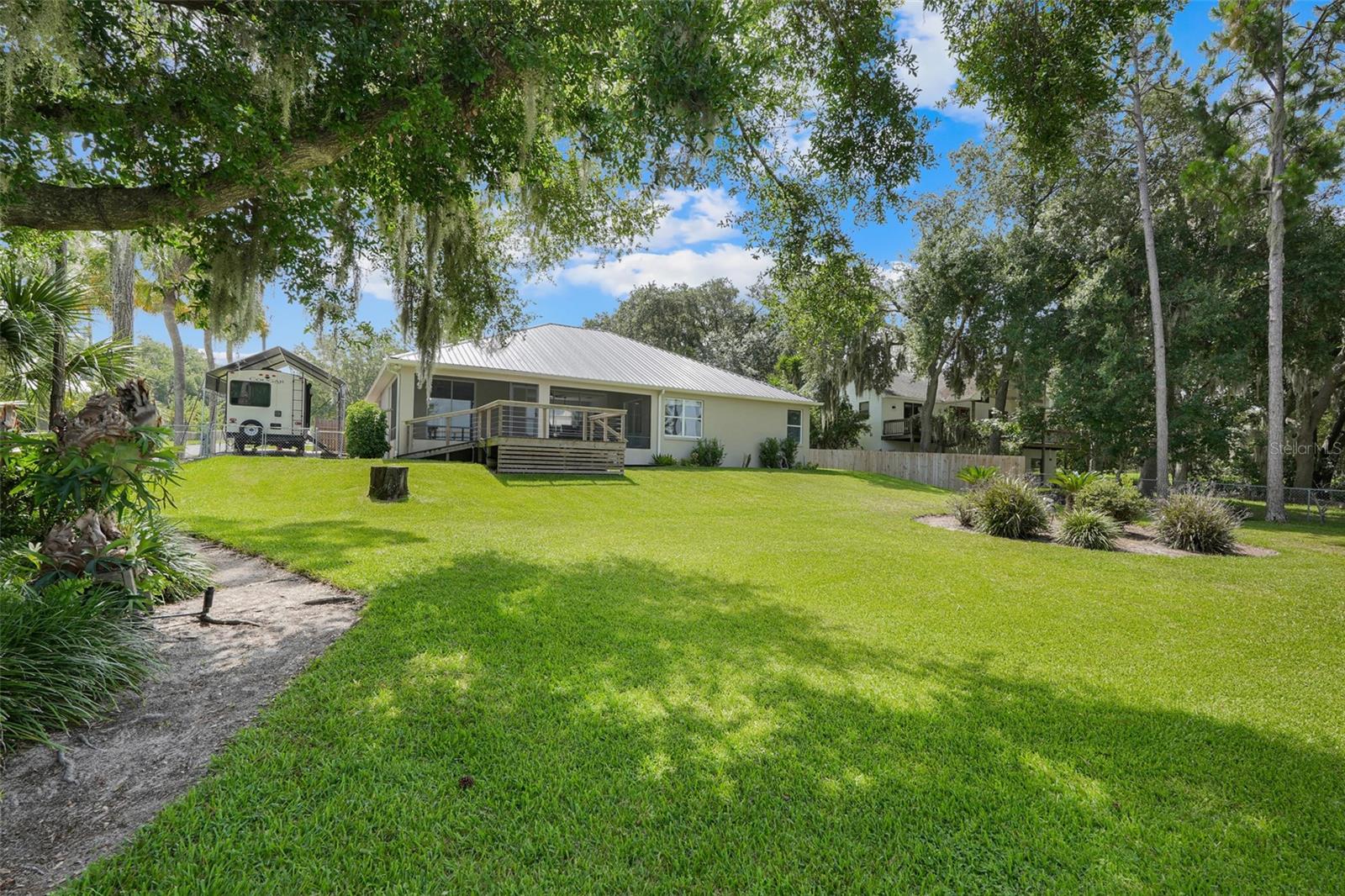18233 ROSE STREET, Groveland, FL 34736