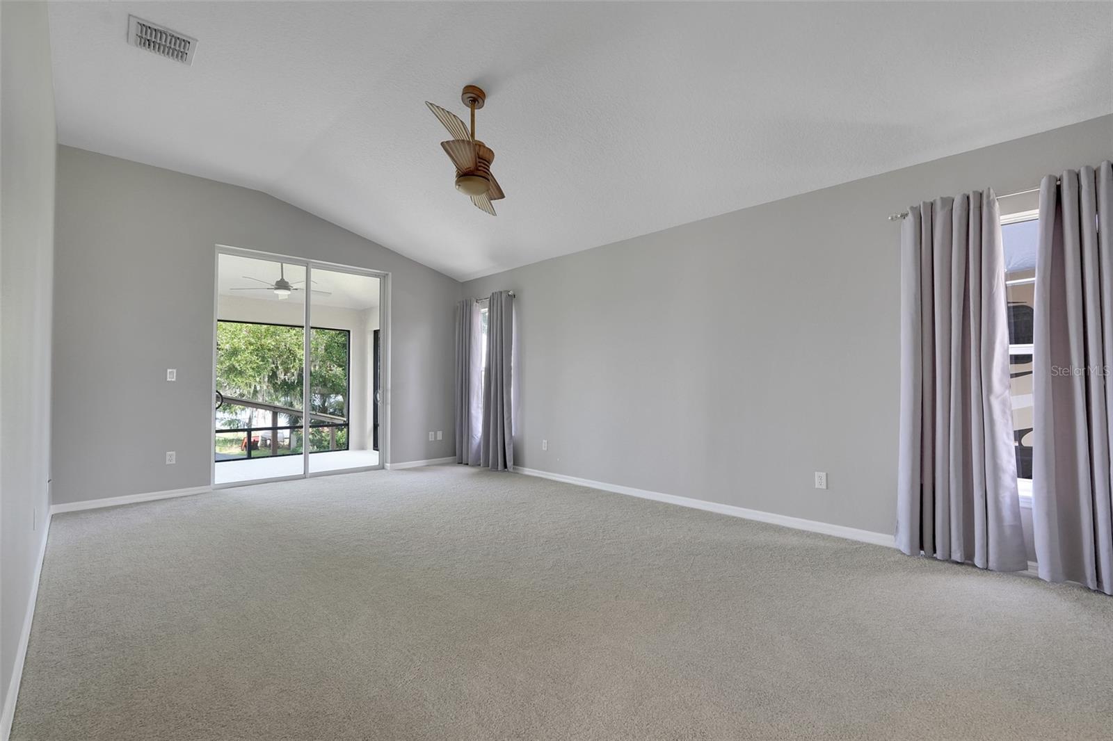 18233 ROSE STREET, Groveland, FL 34736