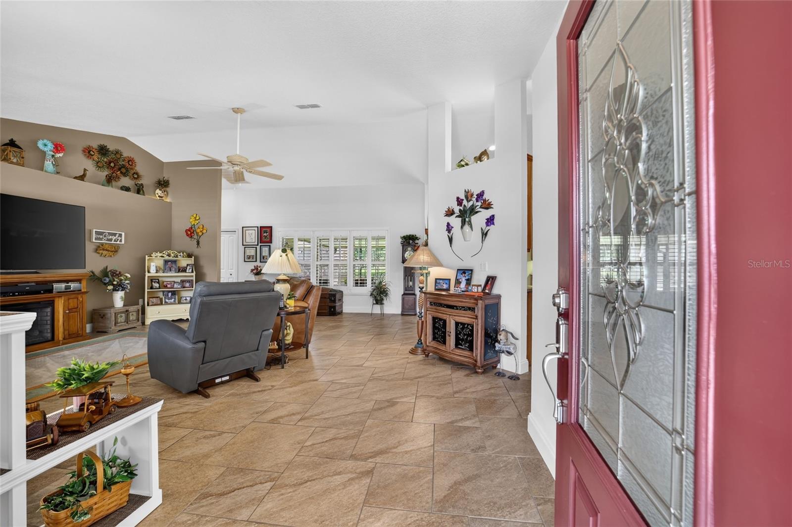 Doorway to Left - Livingroom