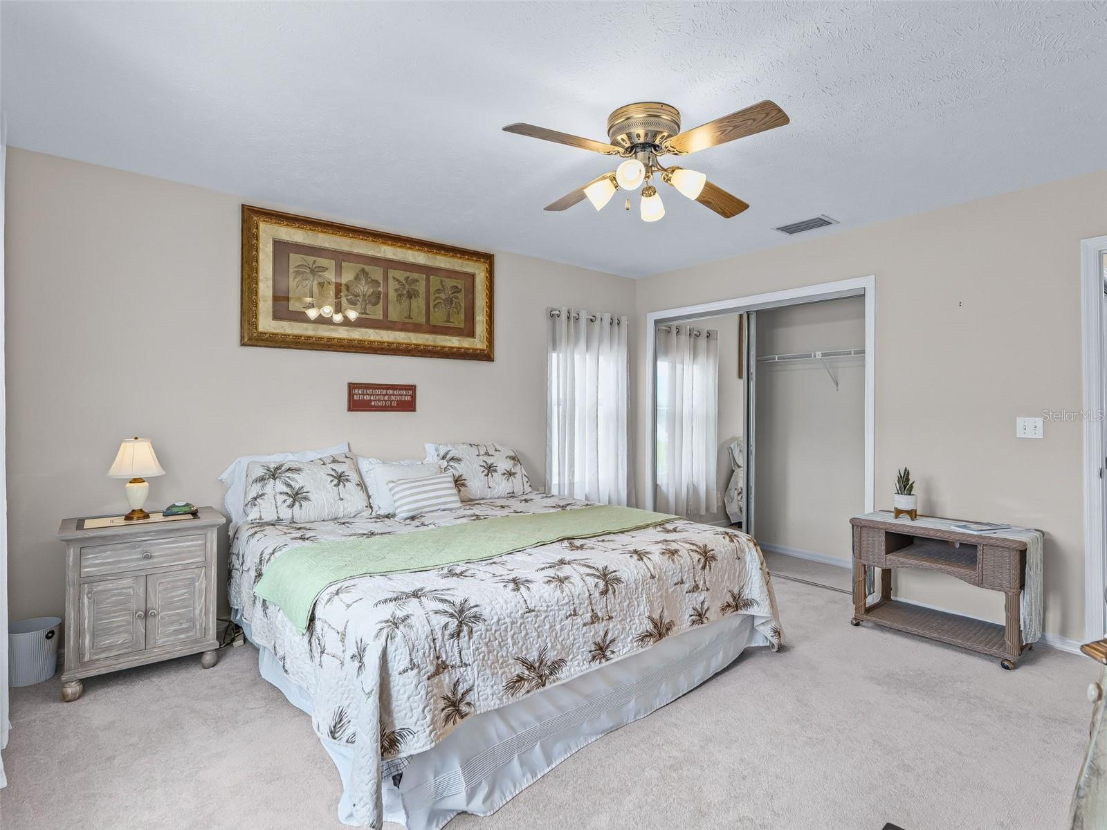 2nd bedroom with closet
