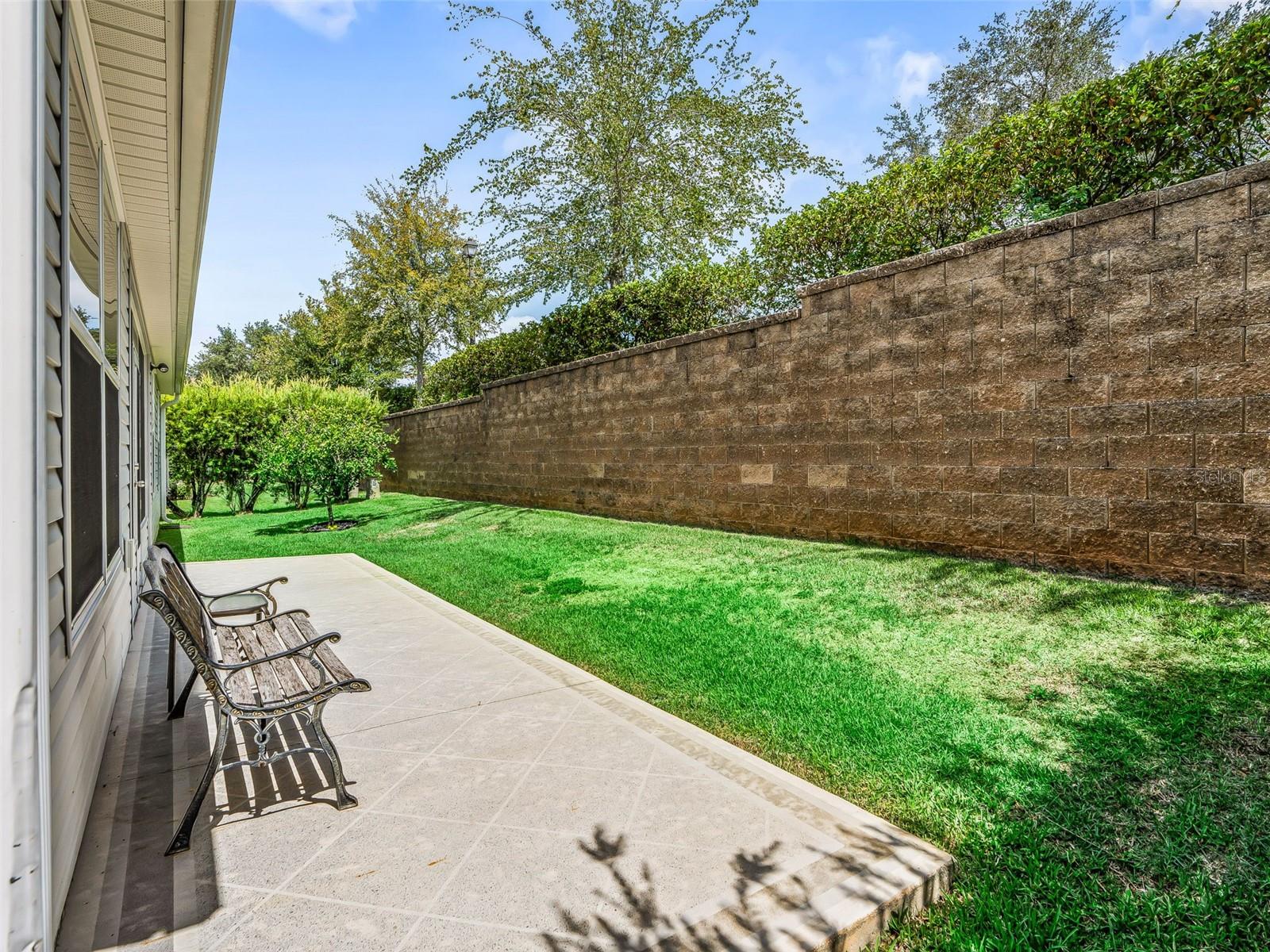 Private back yard with Patio
