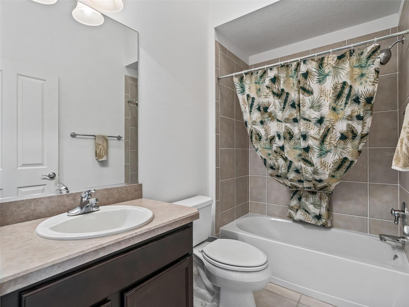 Guest Bath with shower tub combo