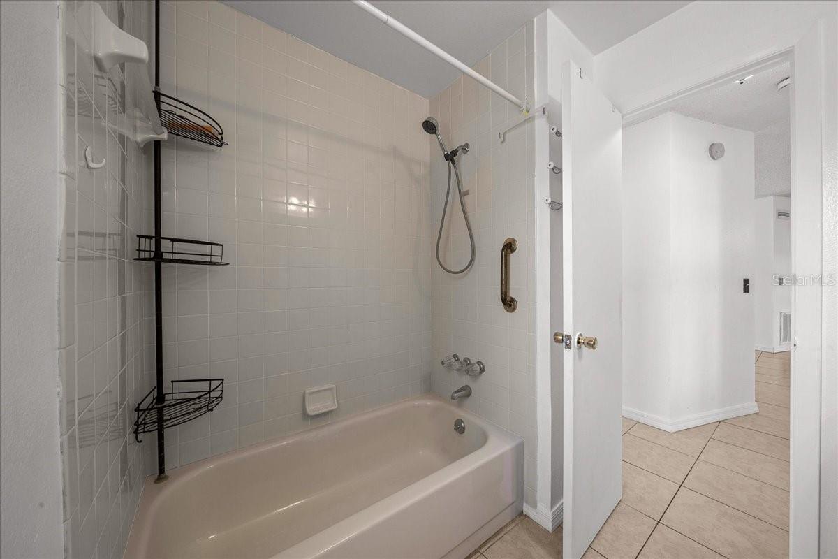Tub/ Shower Combo