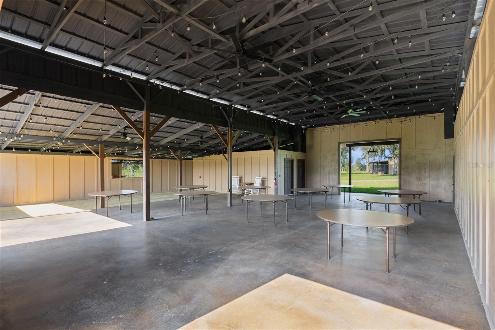 Huge open floor barn