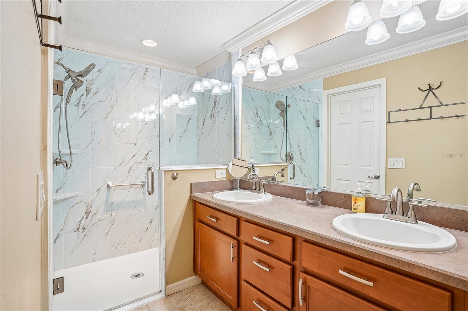 Master Bath / Walk-In Shower