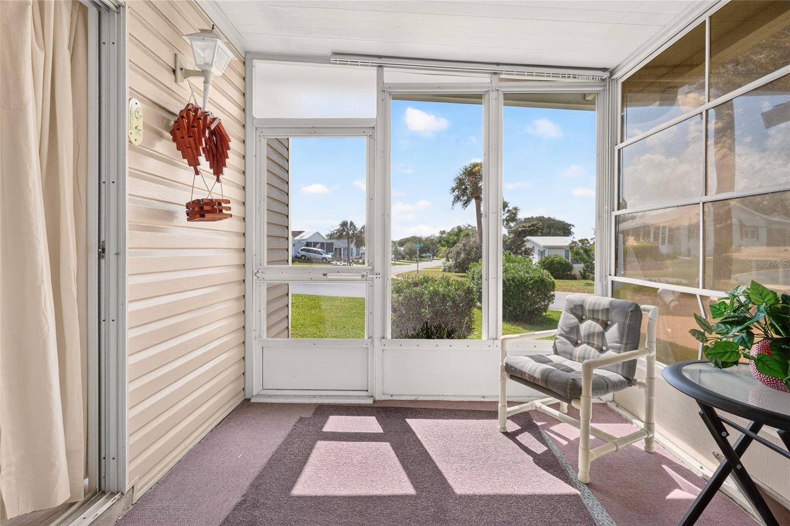 Screen Door to Front Yard