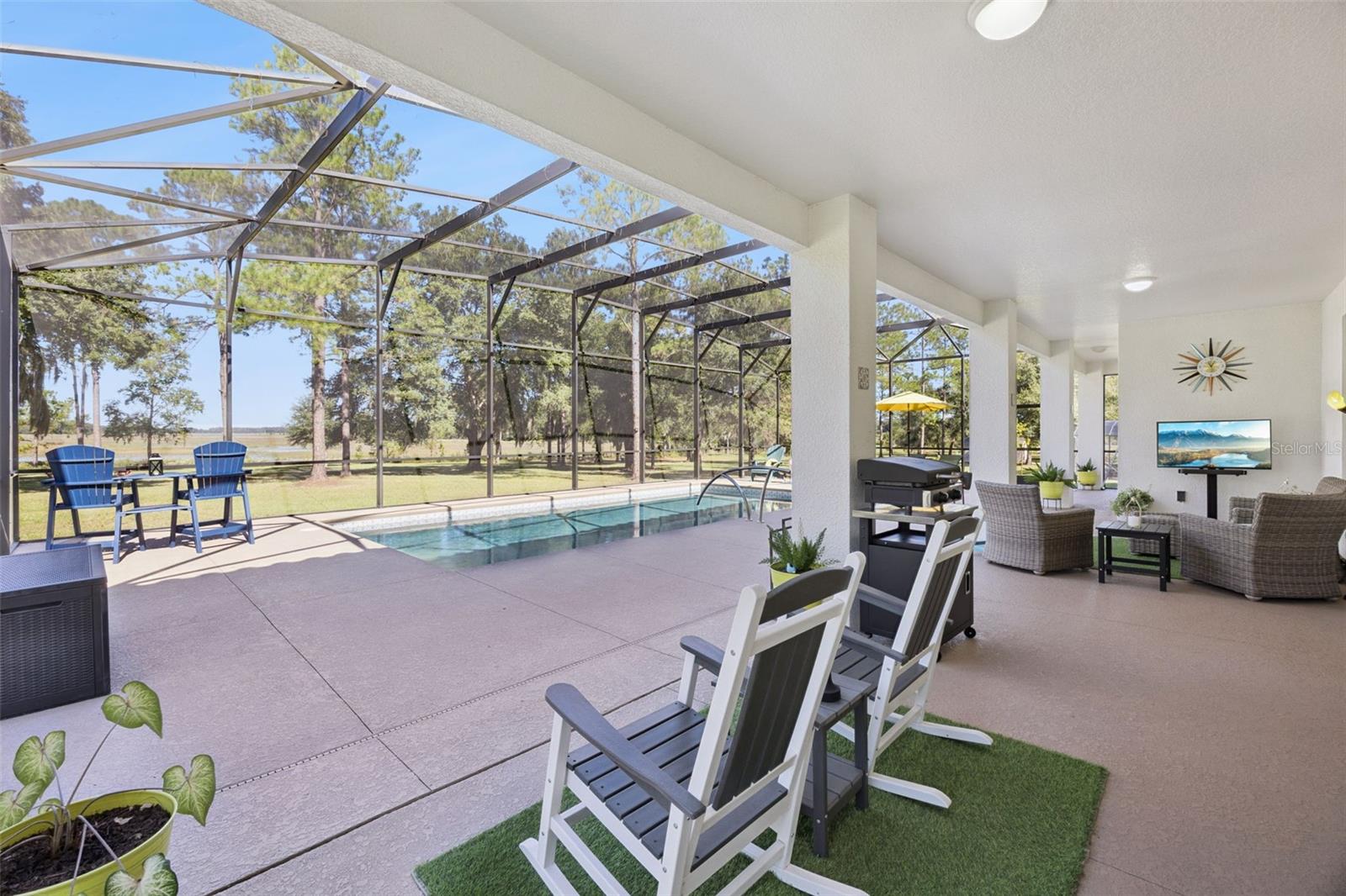 Lakefront Pool