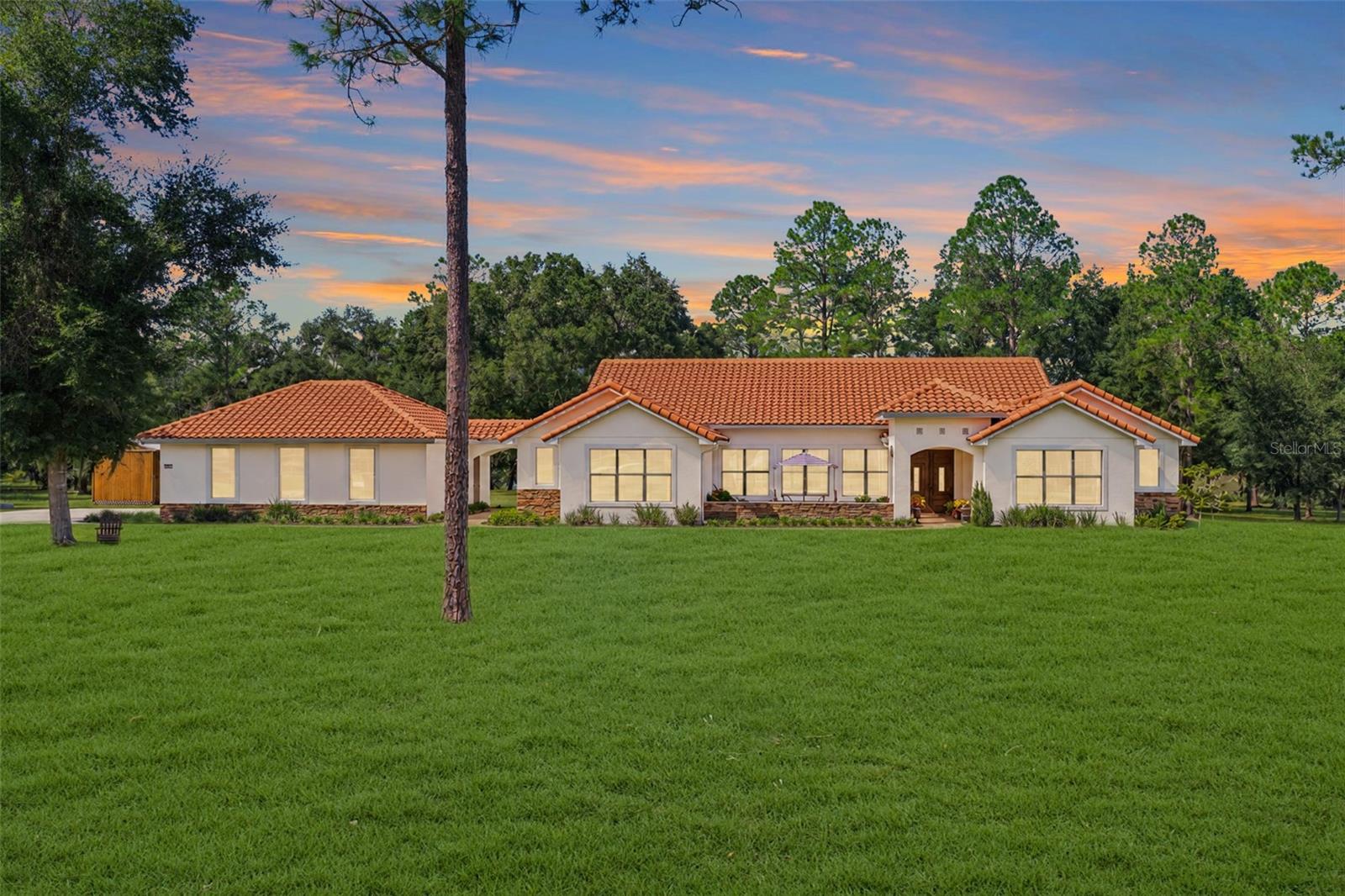 5+ Acres & Lakefront 5+ Acres & Lakefront