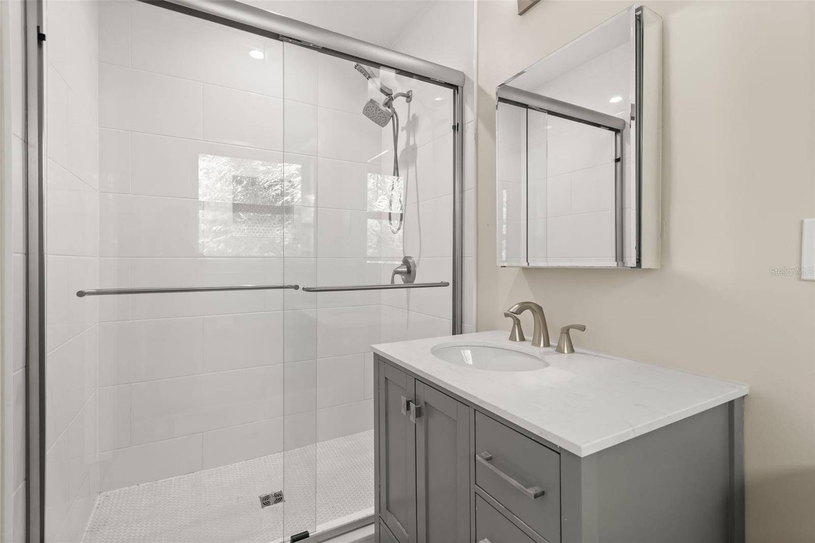 Bedroom 4 ensuite bathroom