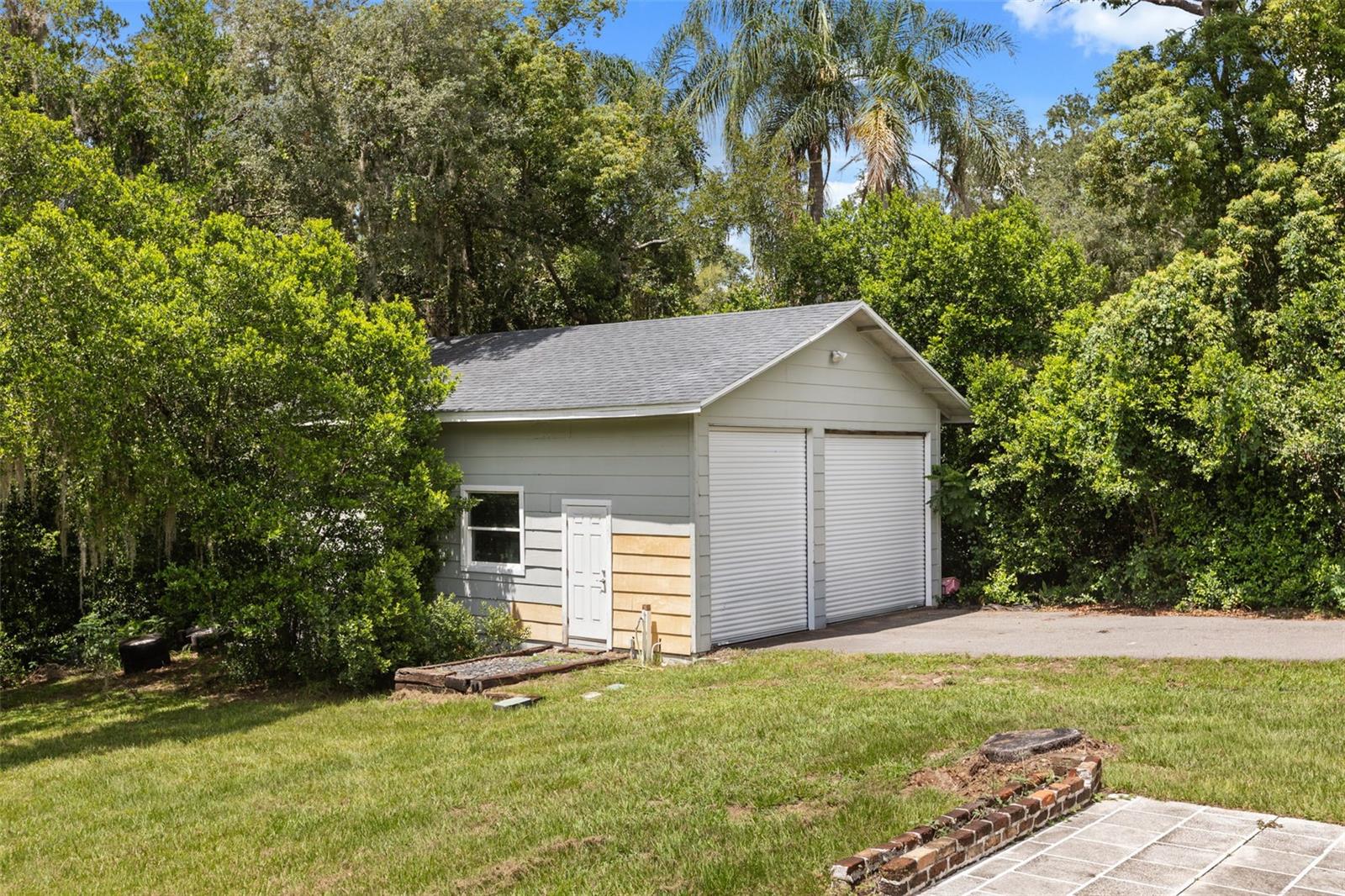 Detached Garage