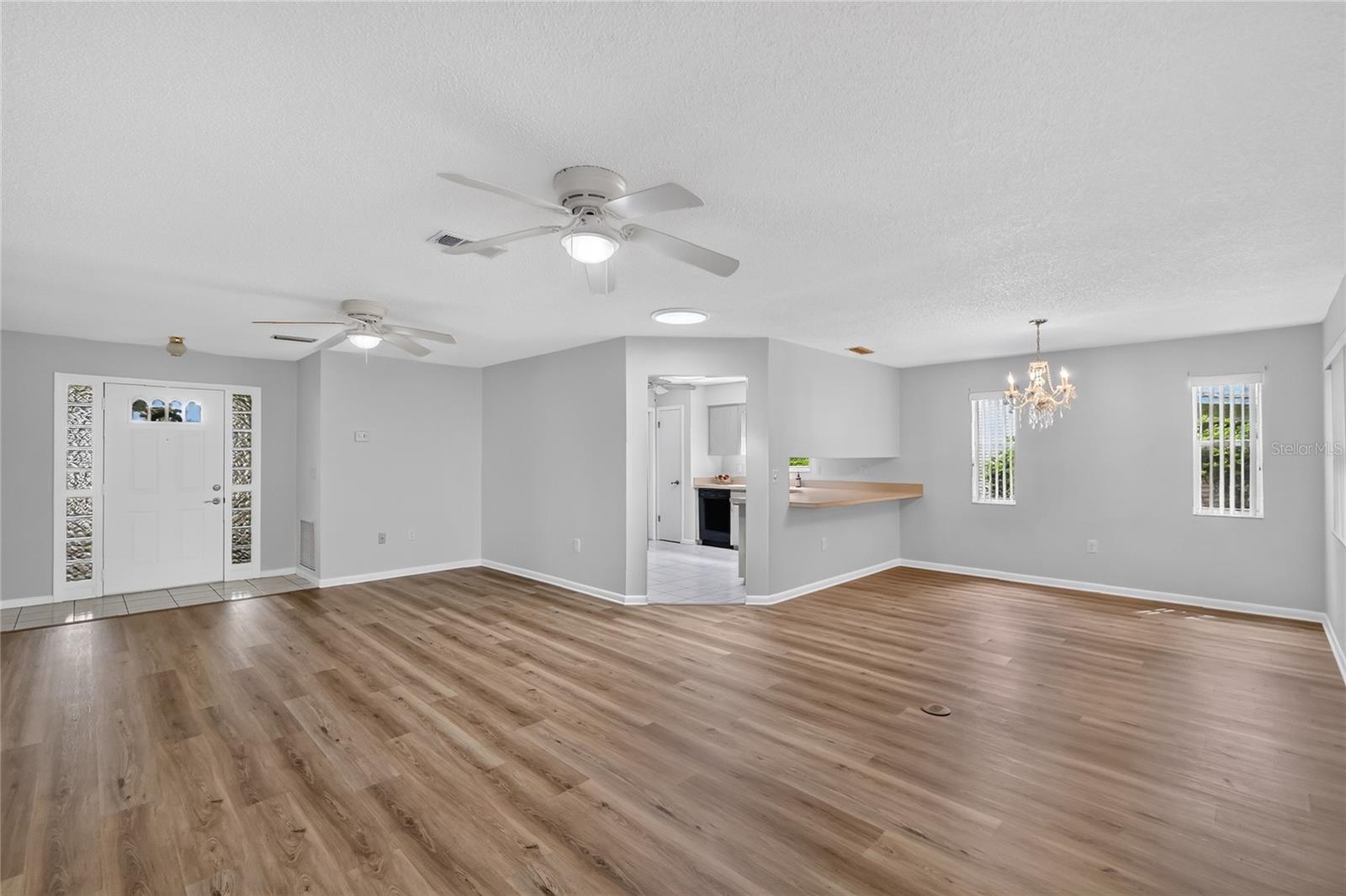 Entrance/Kitchen/Dining room from Family room