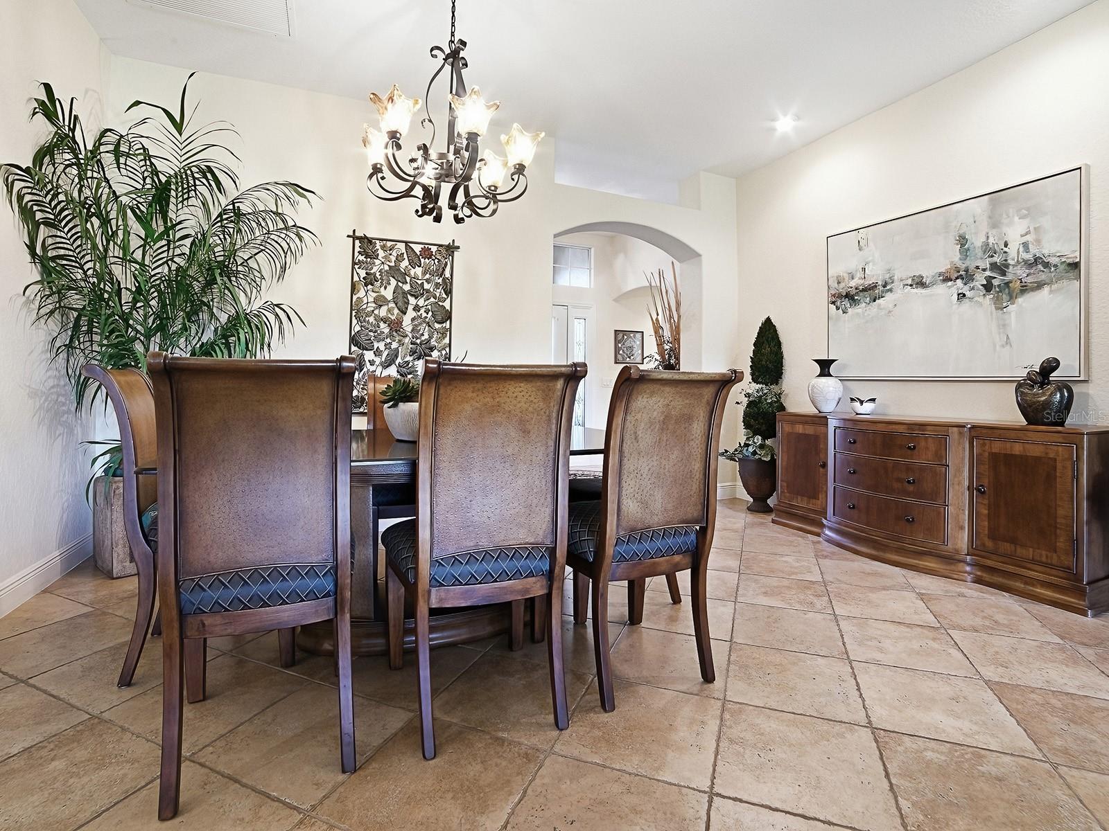 DINING ROOM AREA DINING ROOM AREA
