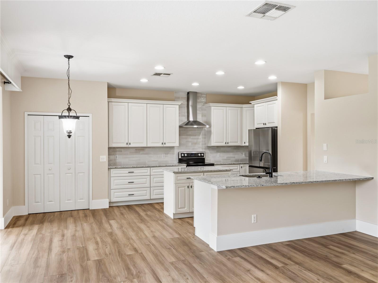 2242 WINTERMERE POINTE DRIVE, Winter Garden, FL 34787 2242 WINTERMERE POINTE DRIVE, Winter Garden, FL 34787