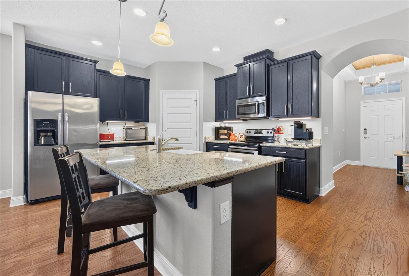 Island with Breakfast Bar