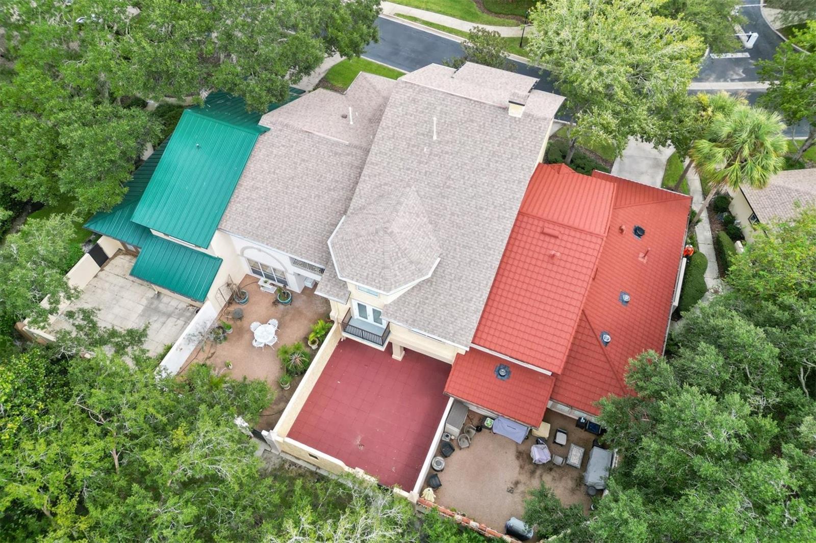 Spacious Rear Courtyard