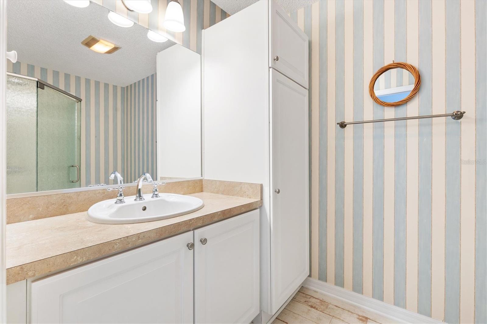 3rd Floor-Full Bathroom