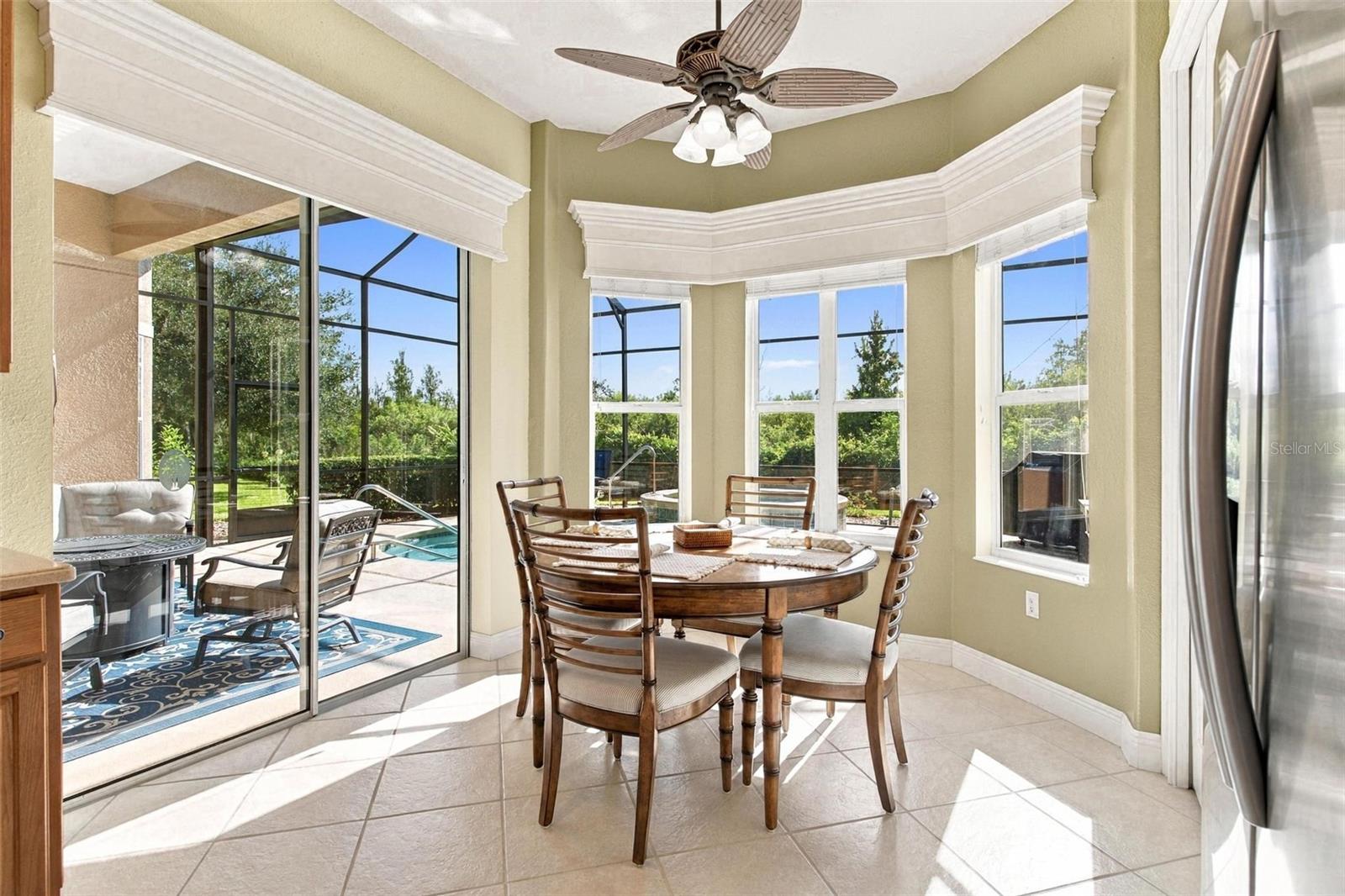 Dinette space for an additional eating space.