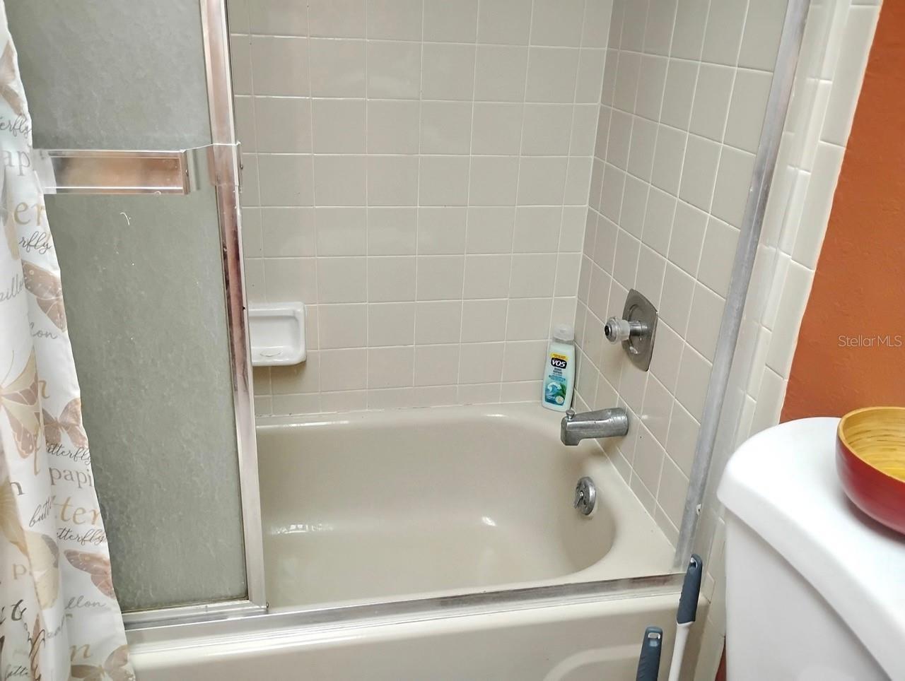 500 NEWELL HILL ROAD, #105B, Leesburg, FL 34748
