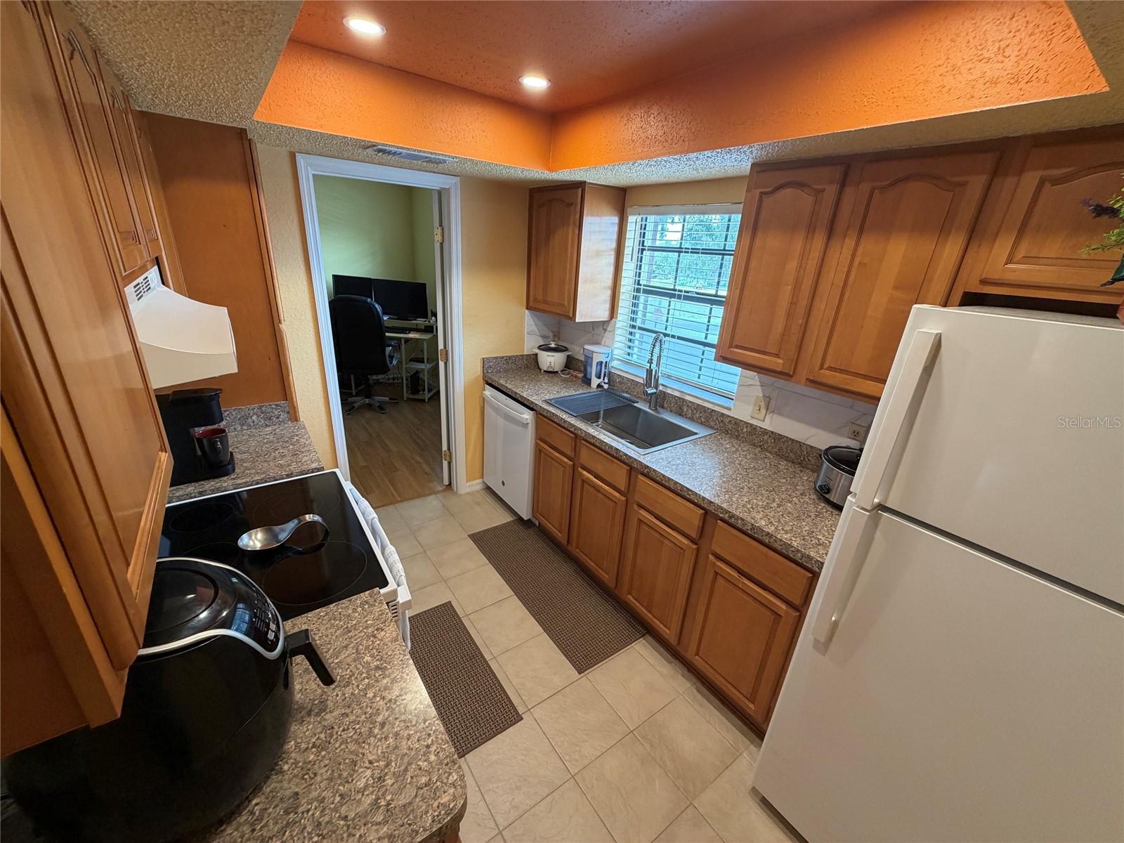 500 NEWELL HILL ROAD, #105B, Leesburg, FL 34748