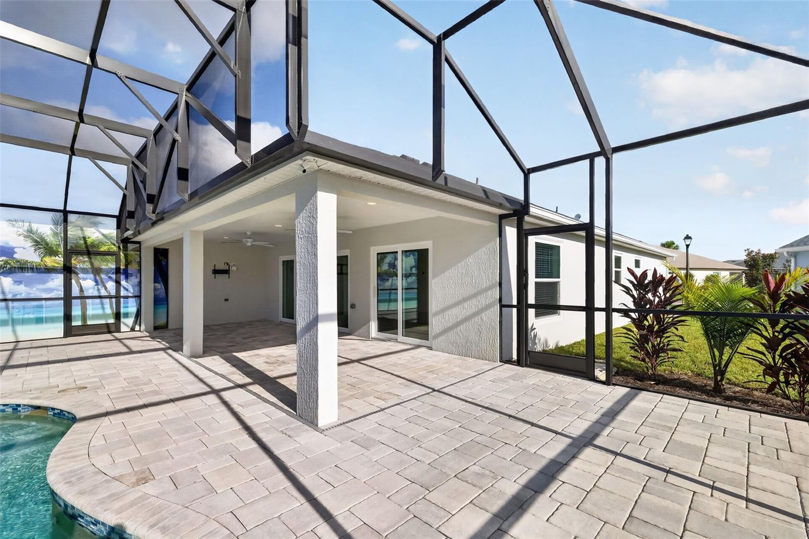 Paver Lanai with Extended Birdcage