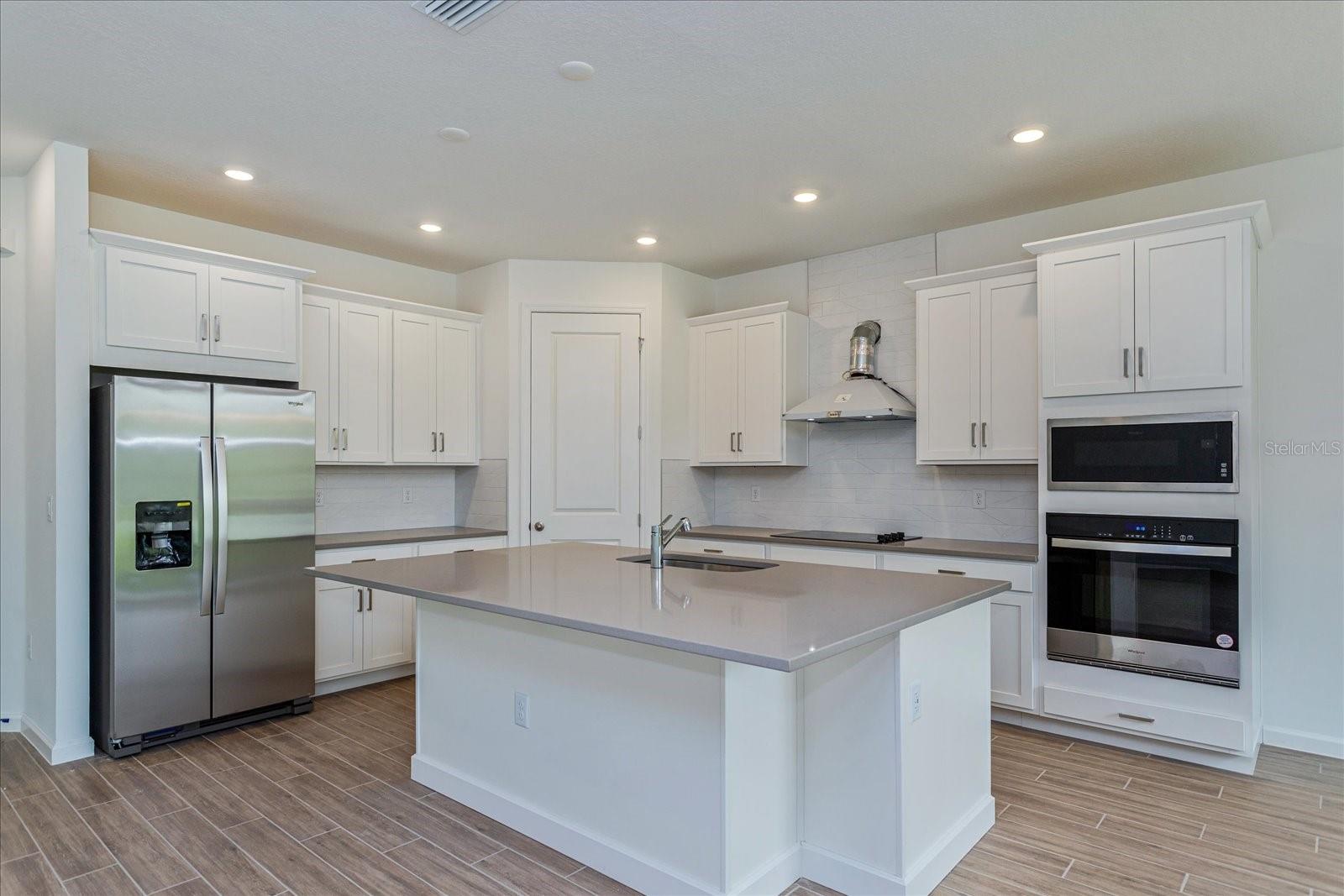 Note: The sample photos included are of the model home and are meant to showcase the craftsmanship and design quality. Note: The sample photos included are of the model home and are meant to showcase the craftsmanship and design quality.