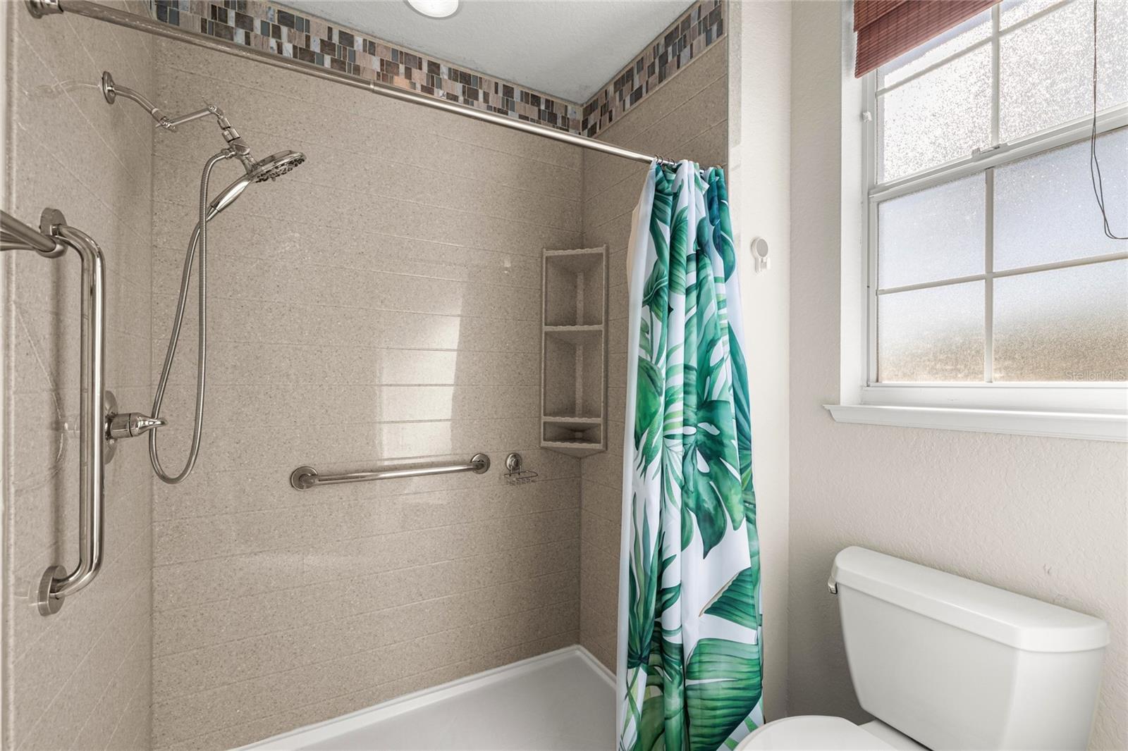 Guest shower.