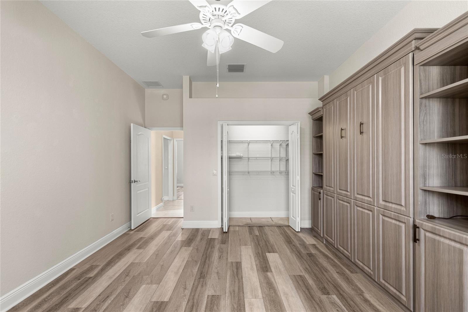 office/guest bedroom