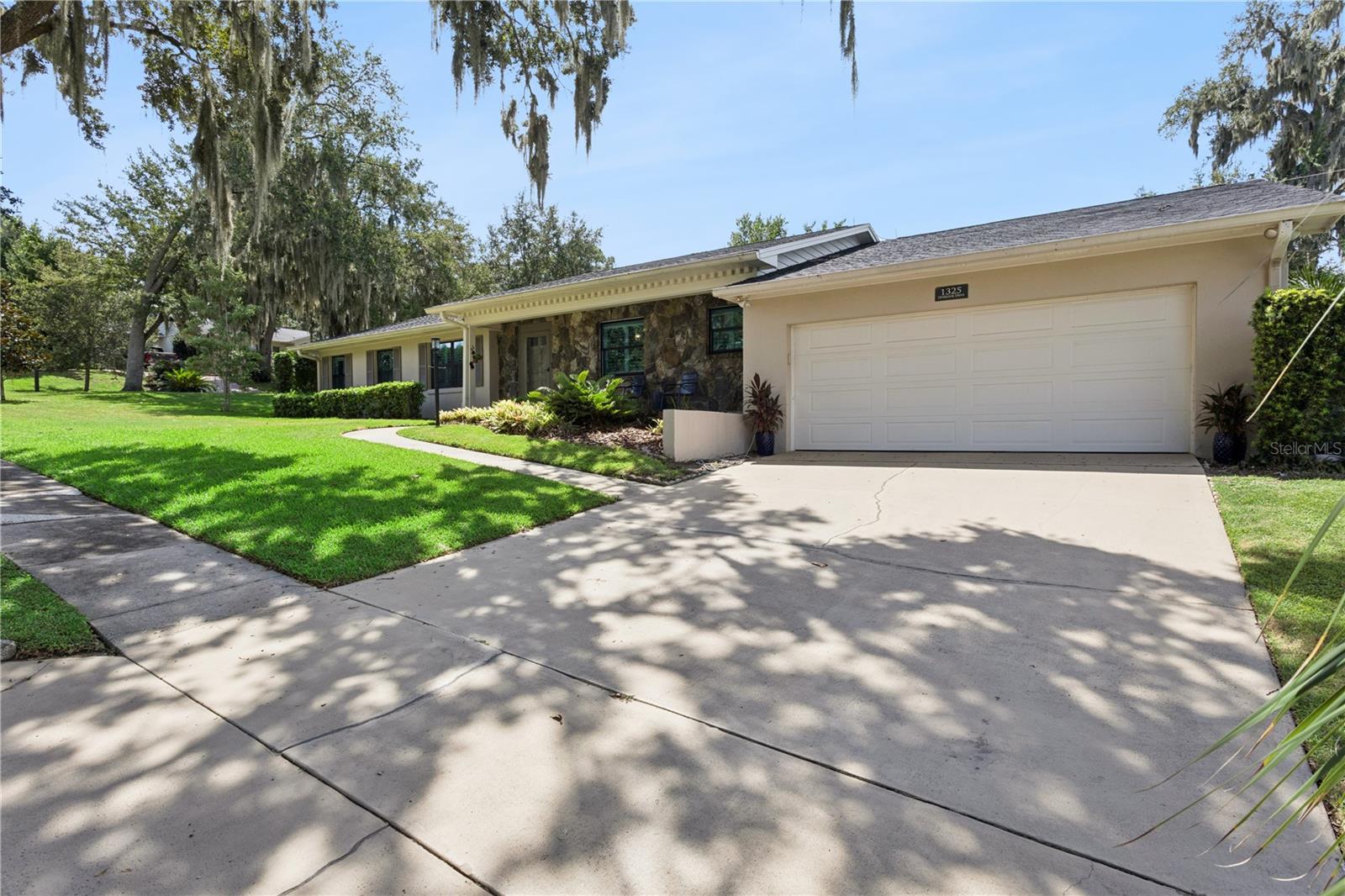 1325 OVERLOOK DRIVE, Mount Dora, FL 32757
