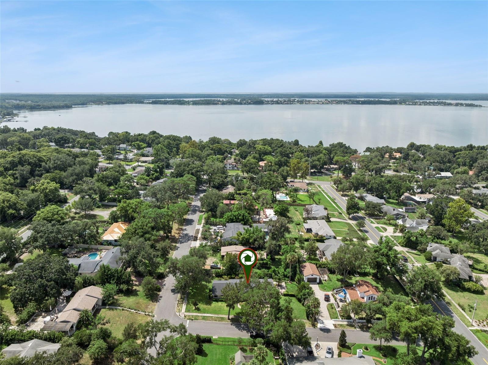 Lake Dora in the background, part of the Harris Chain of Lakes