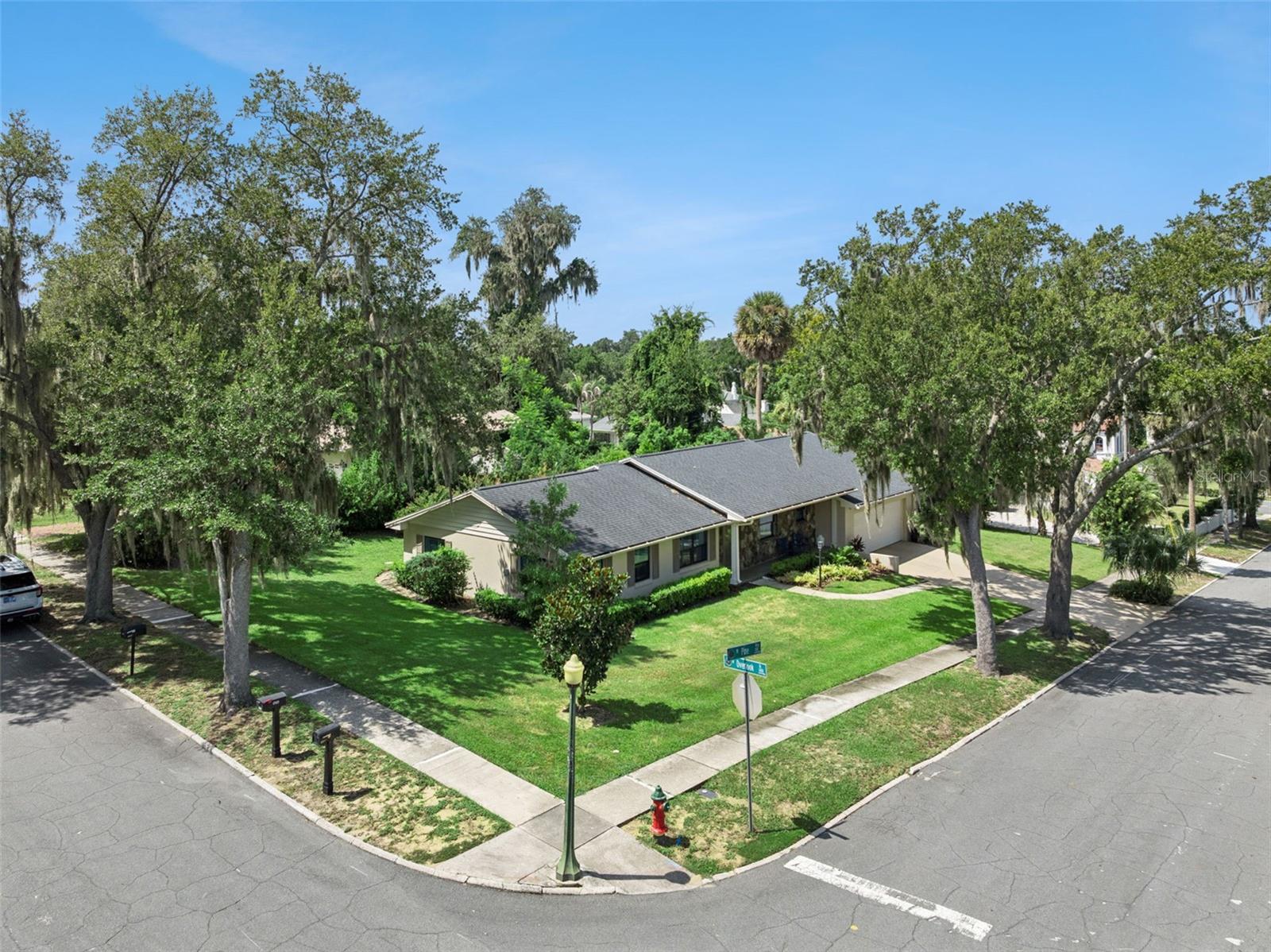 1325 OVERLOOK DRIVE, Mount Dora, FL 32757