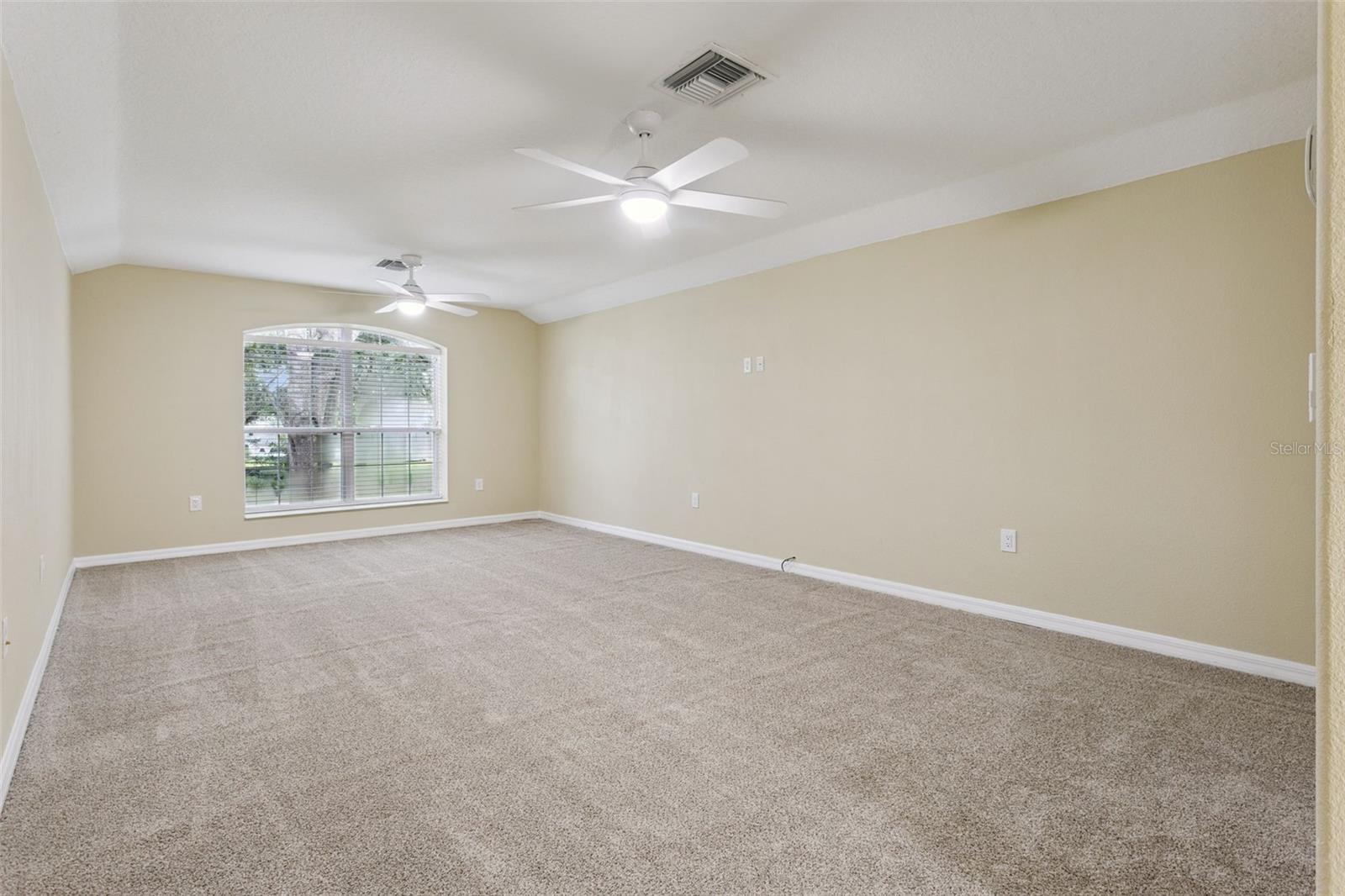 949 HAWK LANDING, Fruitland Park, FL 34731