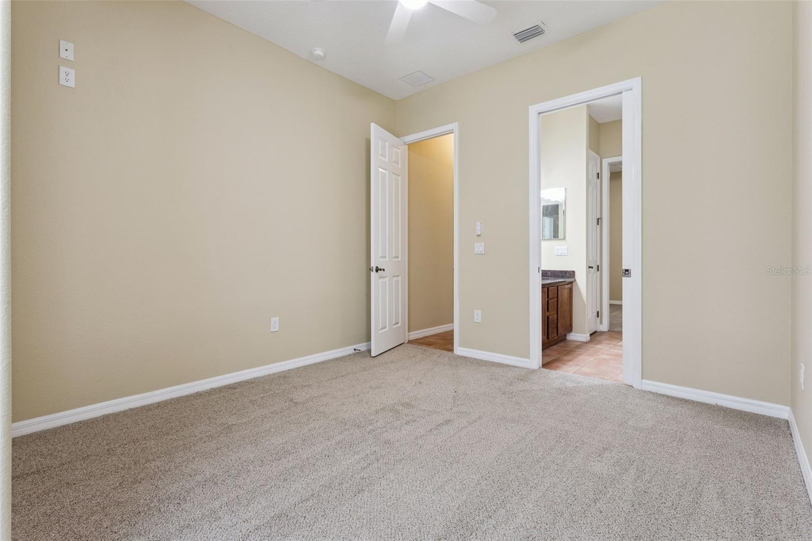 949 HAWK LANDING, Fruitland Park, FL 34731