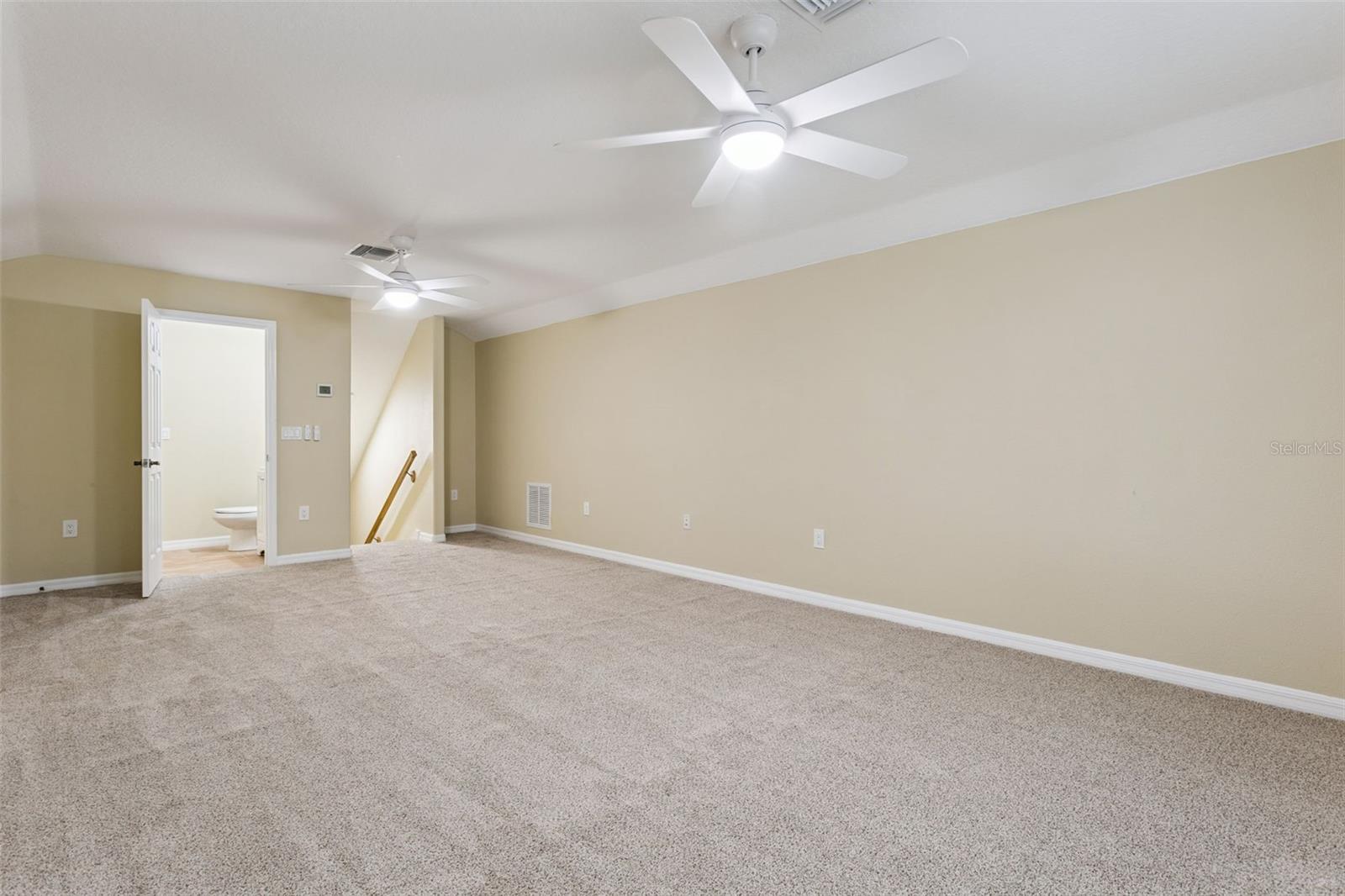 949 HAWK LANDING, Fruitland Park, FL 34731