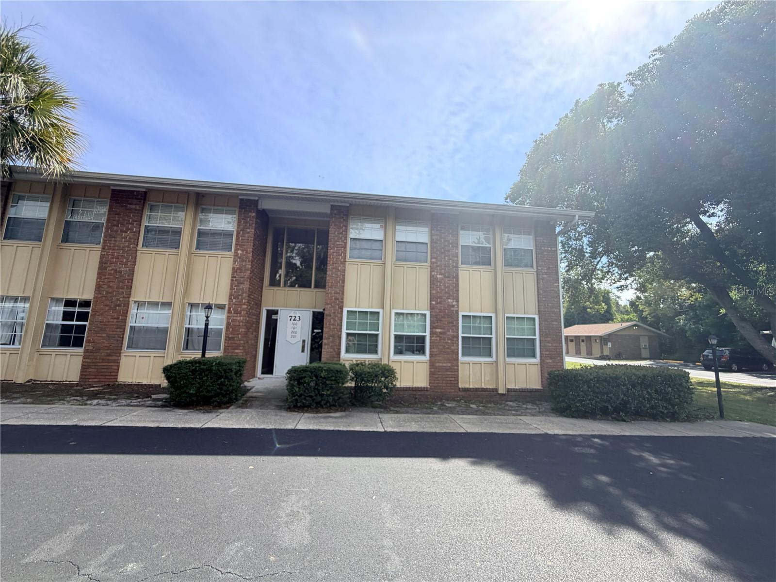 723 PERKINS STREET, #200, Leesburg, FL 34748