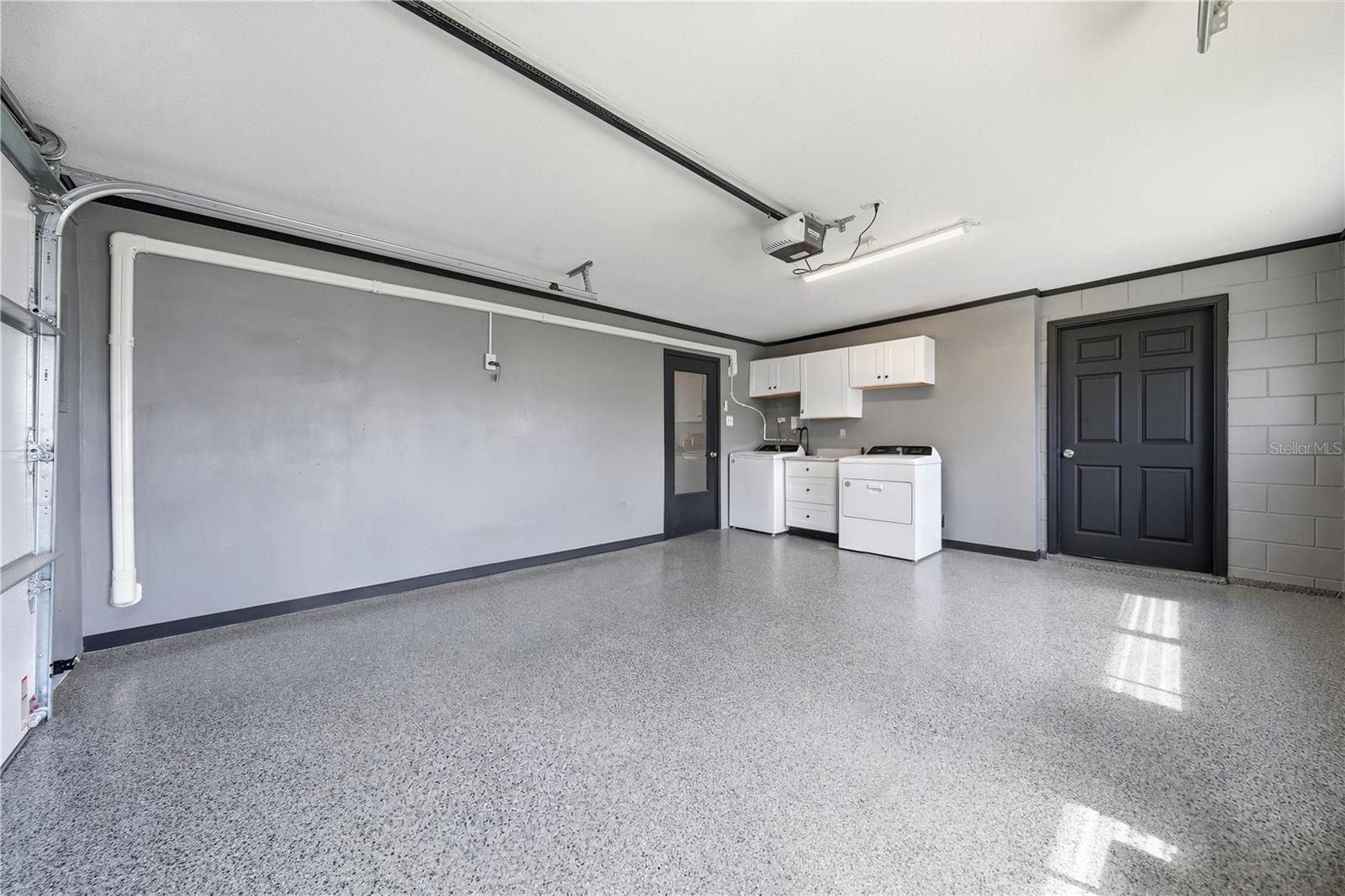 1612 ORANGE AVENUE, Tavares, FL 32778