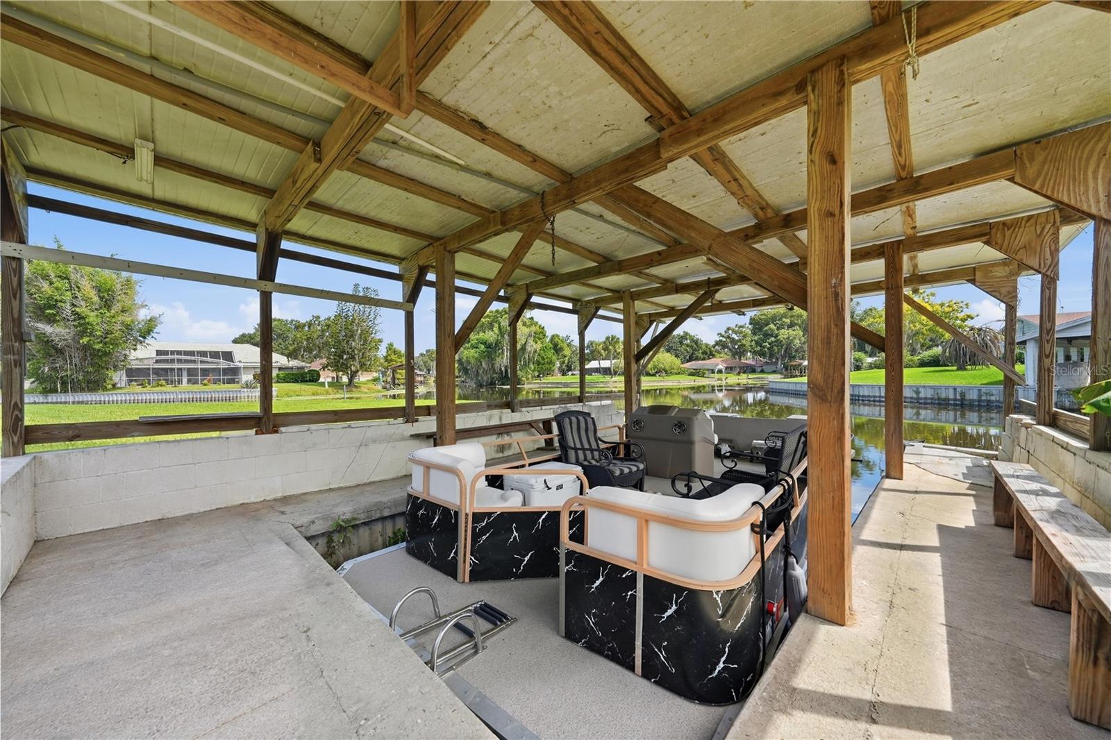 1612 ORANGE AVENUE, Tavares, FL 32778