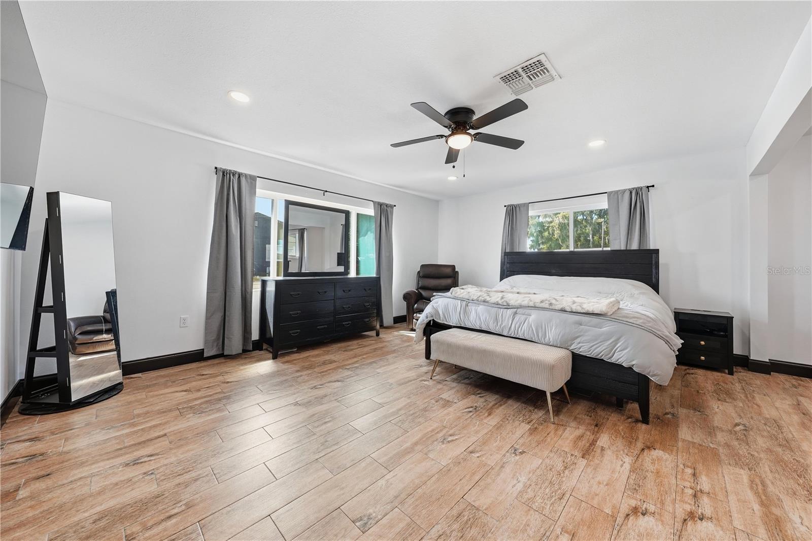 1612 ORANGE AVENUE, Tavares, FL 32778