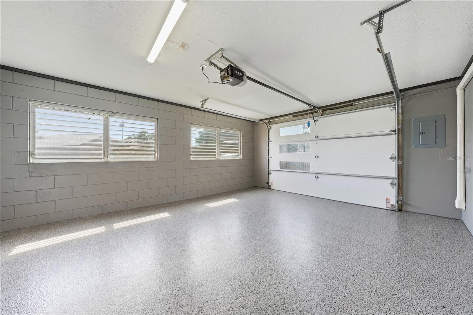 1612 ORANGE AVENUE, Tavares, FL 32778