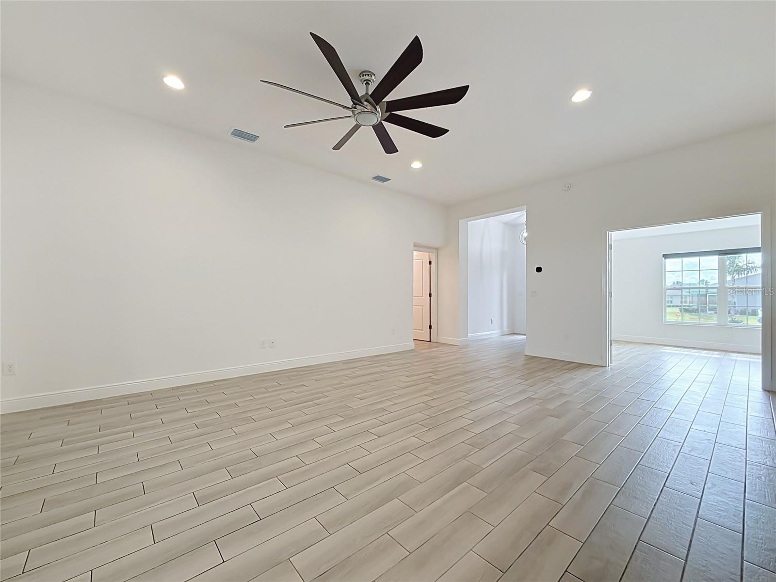 10371 ADDISON SHORE WAY, Oxford, FL 34484