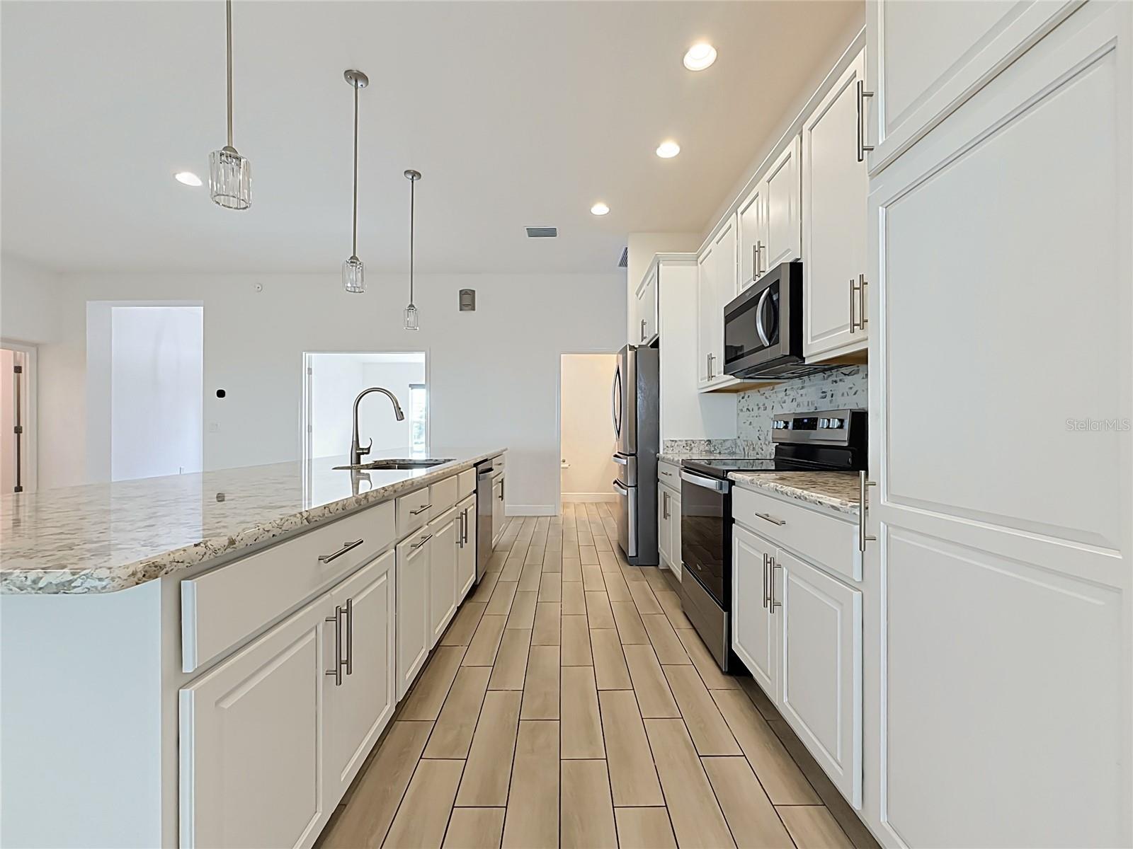 10371 ADDISON SHORE WAY, Oxford, FL 34484