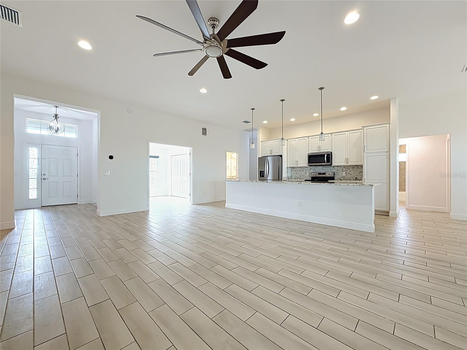 10371 ADDISON SHORE WAY, Oxford, FL 34484