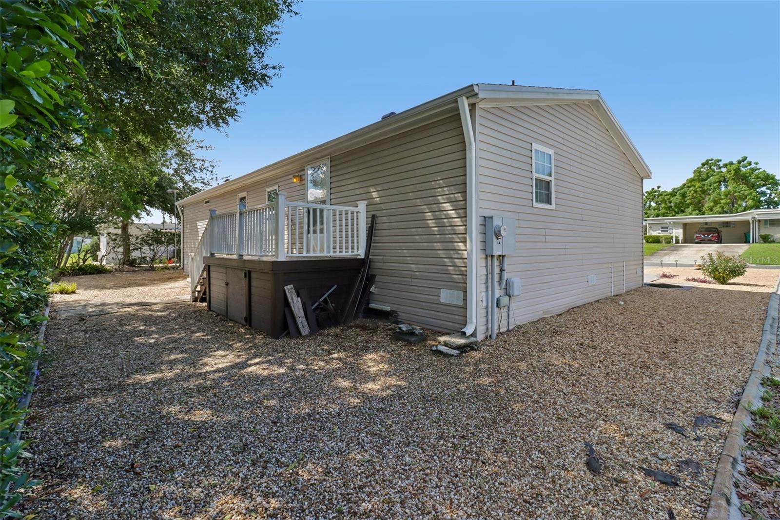 2745 VINDALE ROAD, Tavares, FL 32778