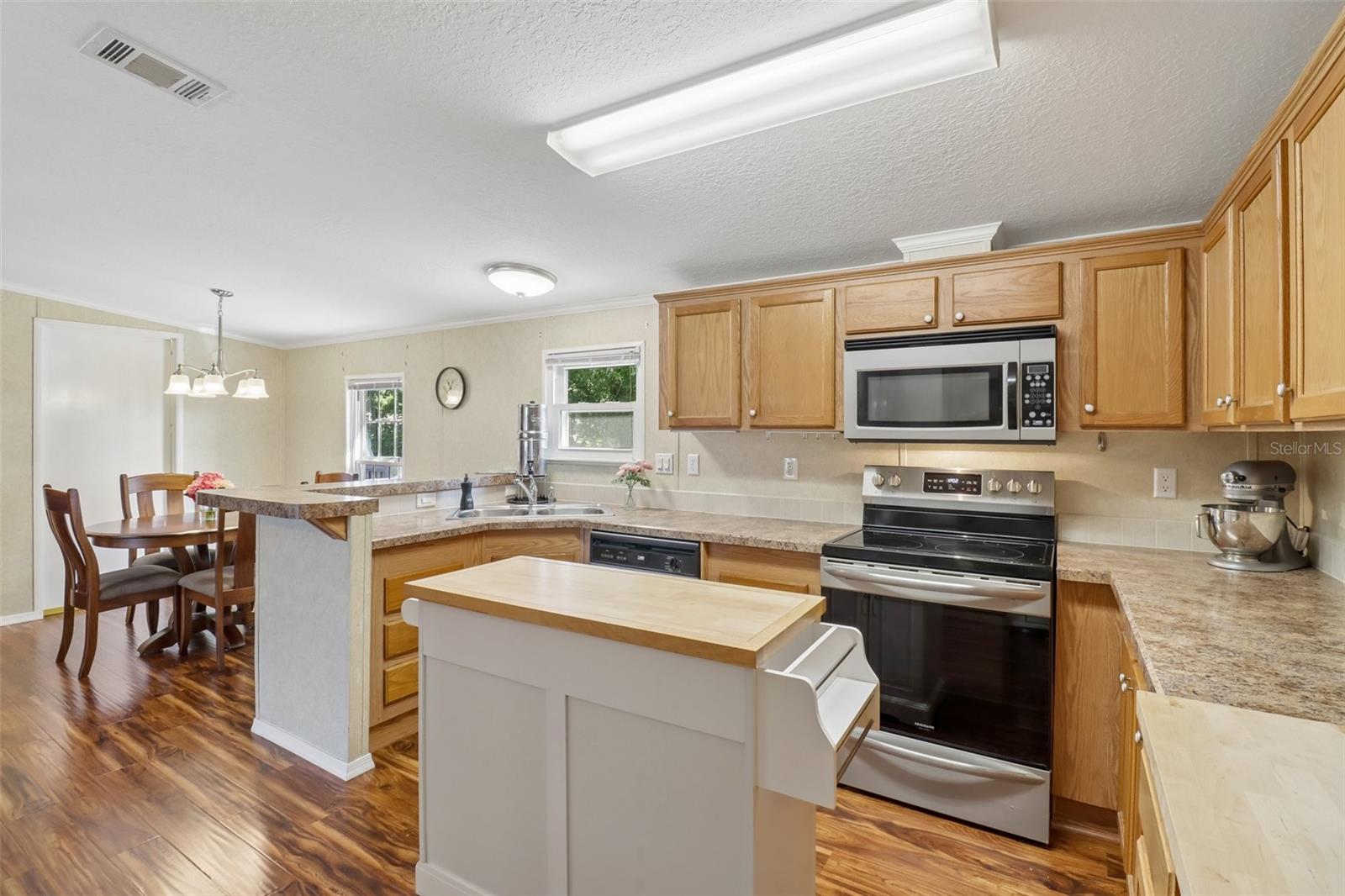 2745 VINDALE ROAD, Tavares, FL 32778