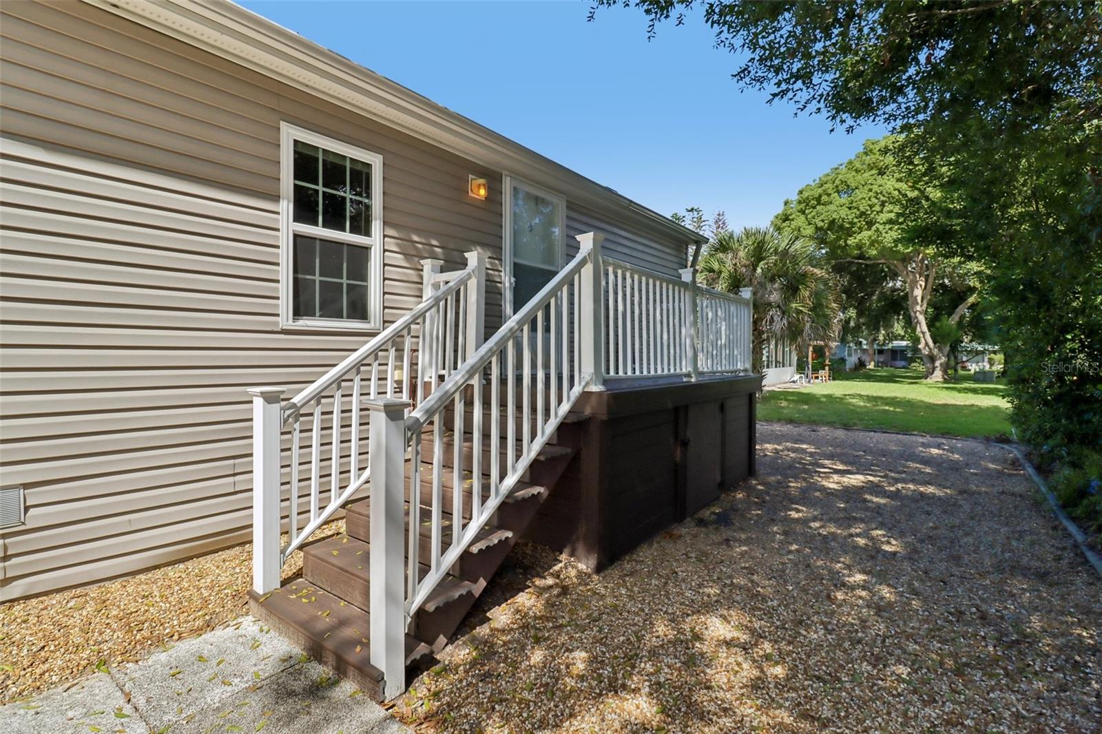 2745 VINDALE ROAD, Tavares, FL 32778