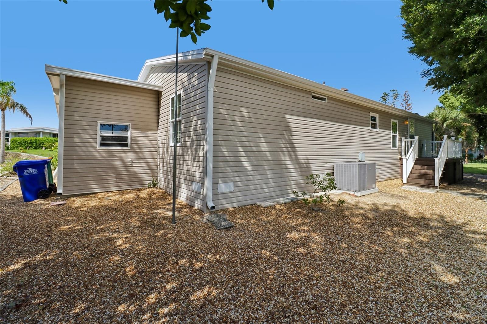 2745 VINDALE ROAD, Tavares, FL 32778
