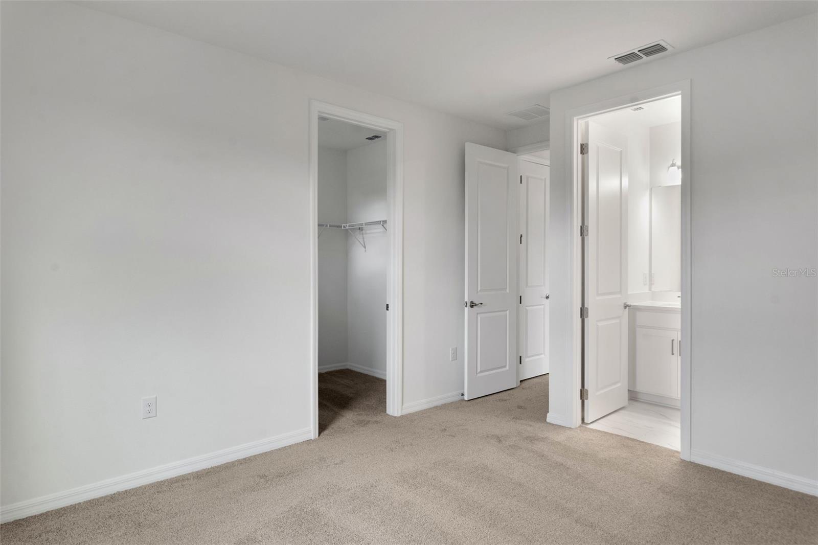17572 VALLEYWOOD PARKWAY, Land O Lakes, FL 34638